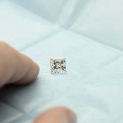 3 carat diamond in parcel paper