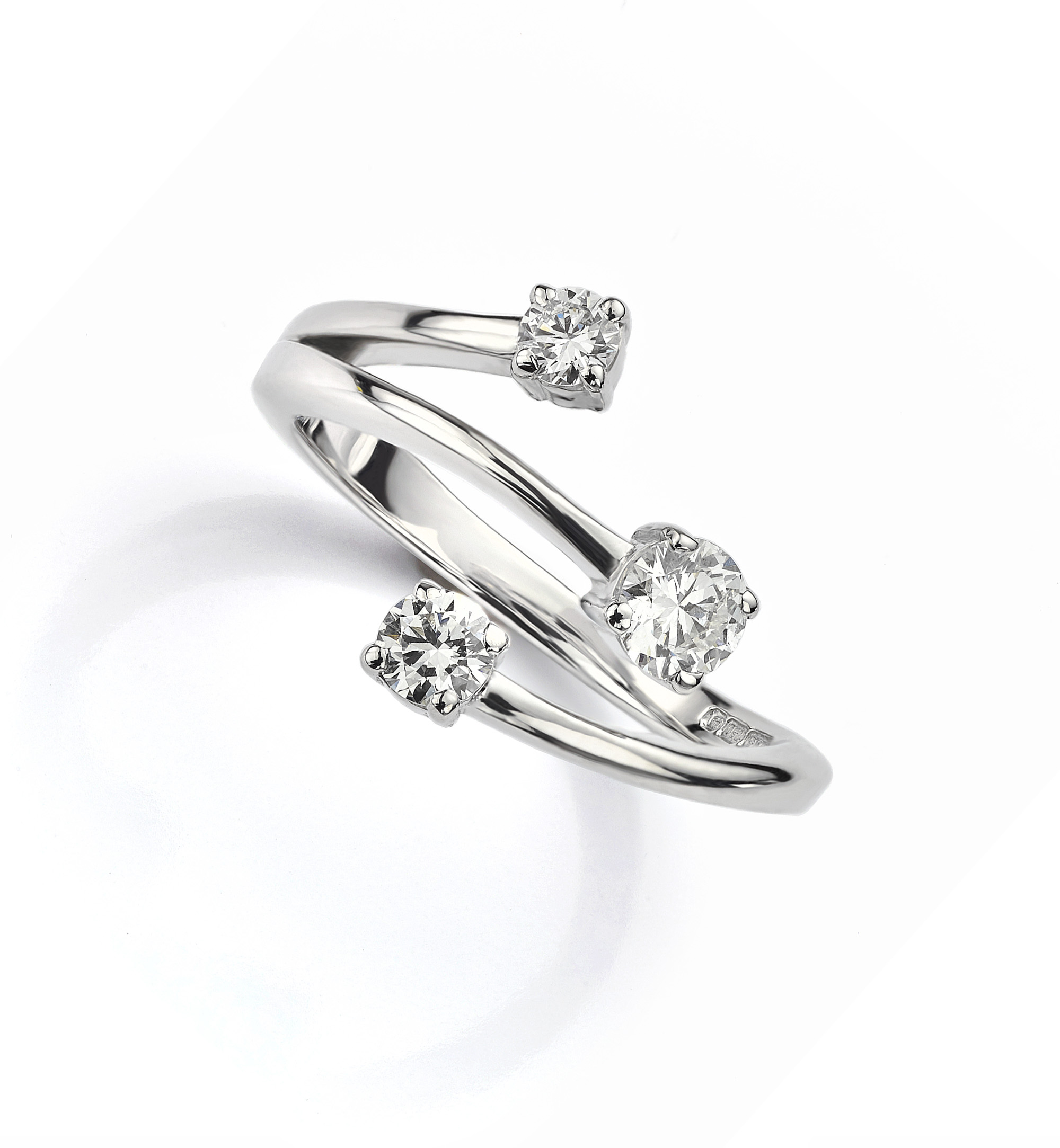 What is a Bypass Ring? A Guide to Bypass Engagement Rings