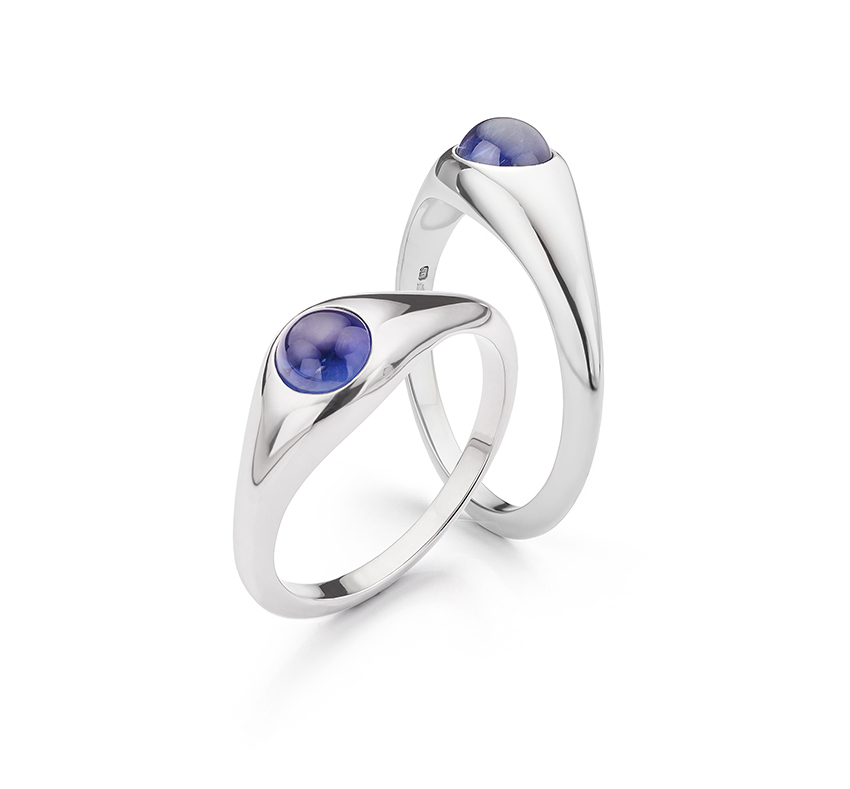 Cabochon Sapphire ring in Platinum