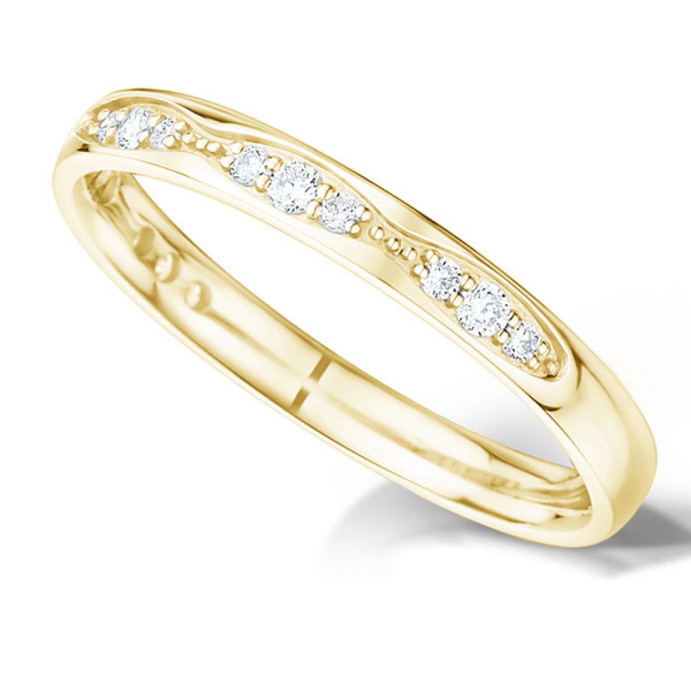 Graduated Diamond Wedding Ring with Grain Set Diamonds In Yellow Gold Graduated Diamond Wedding Ring with Grain Set Diamonds In Yellow Gold