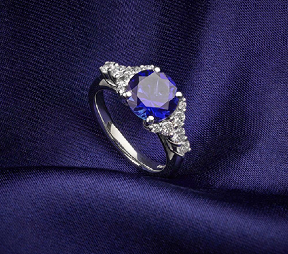 Blue sapphire and diamond ring design