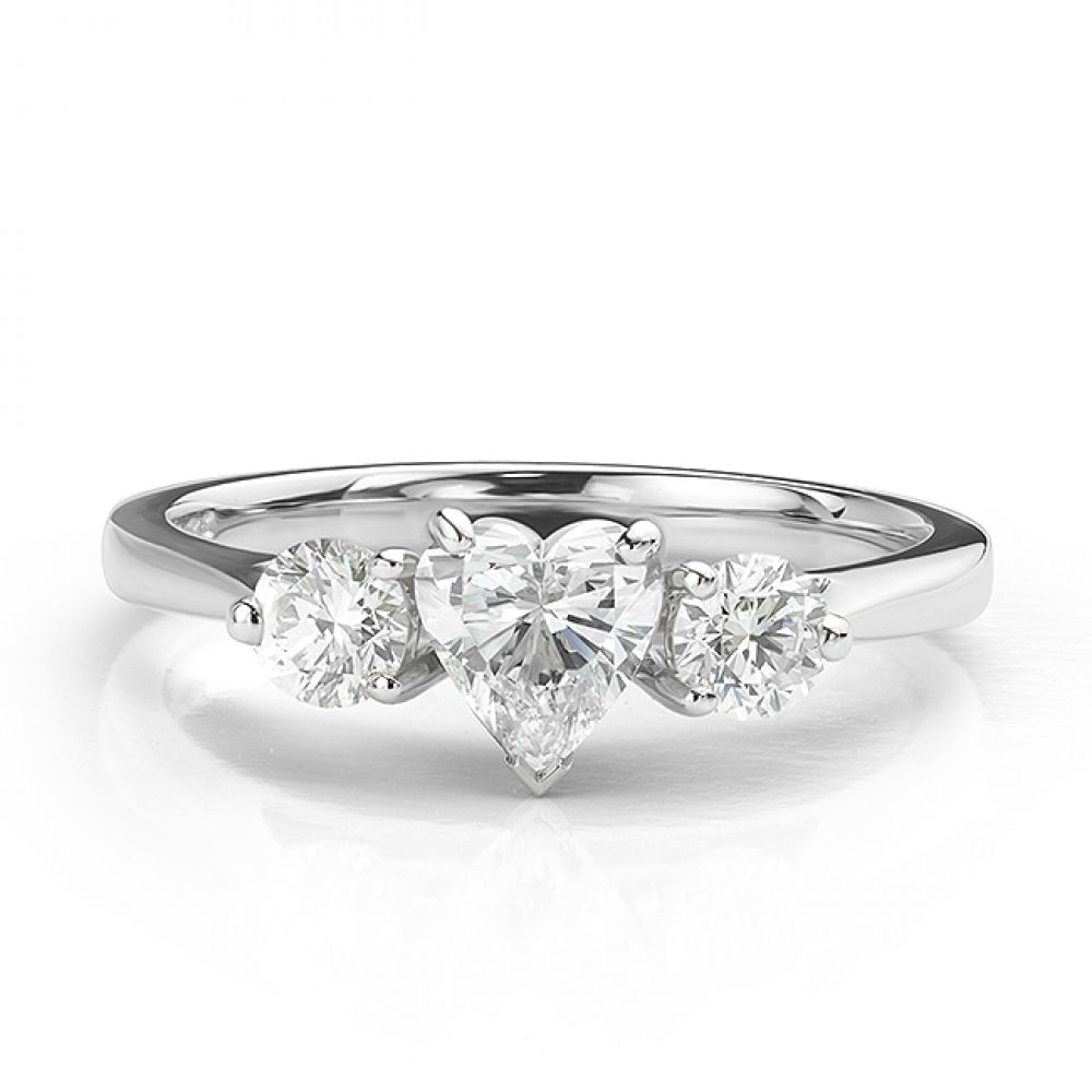 Front view of the heart-shaped diamond trilogy ring Front view of the heart-shaped diamond trilogy ring