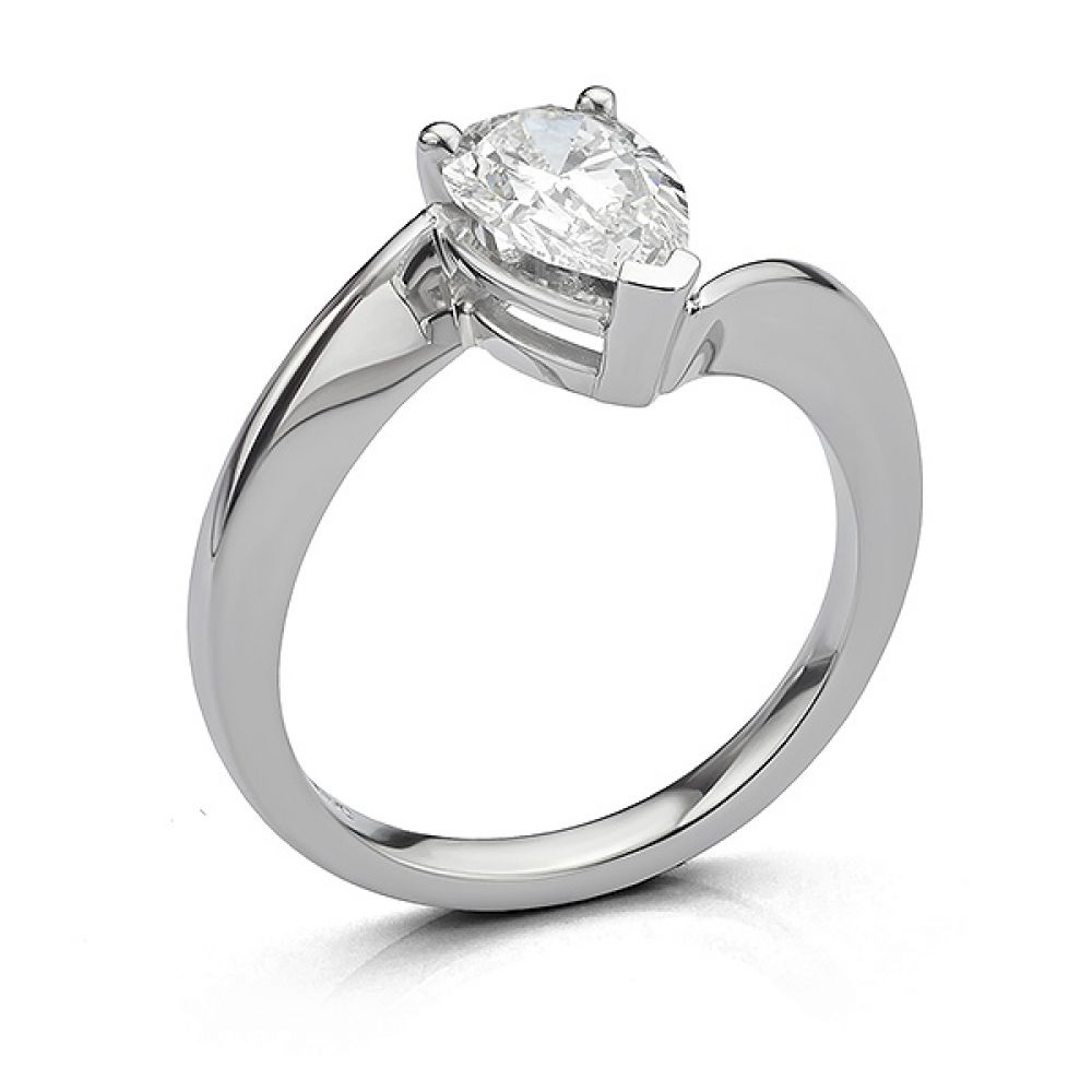 1 carat pear-shaped lab-grown diamond engagement ring side view