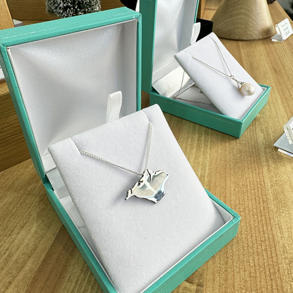 Isle of Wight Necklace in Presentation Box Isle of Wight Necklace in Presentation Box