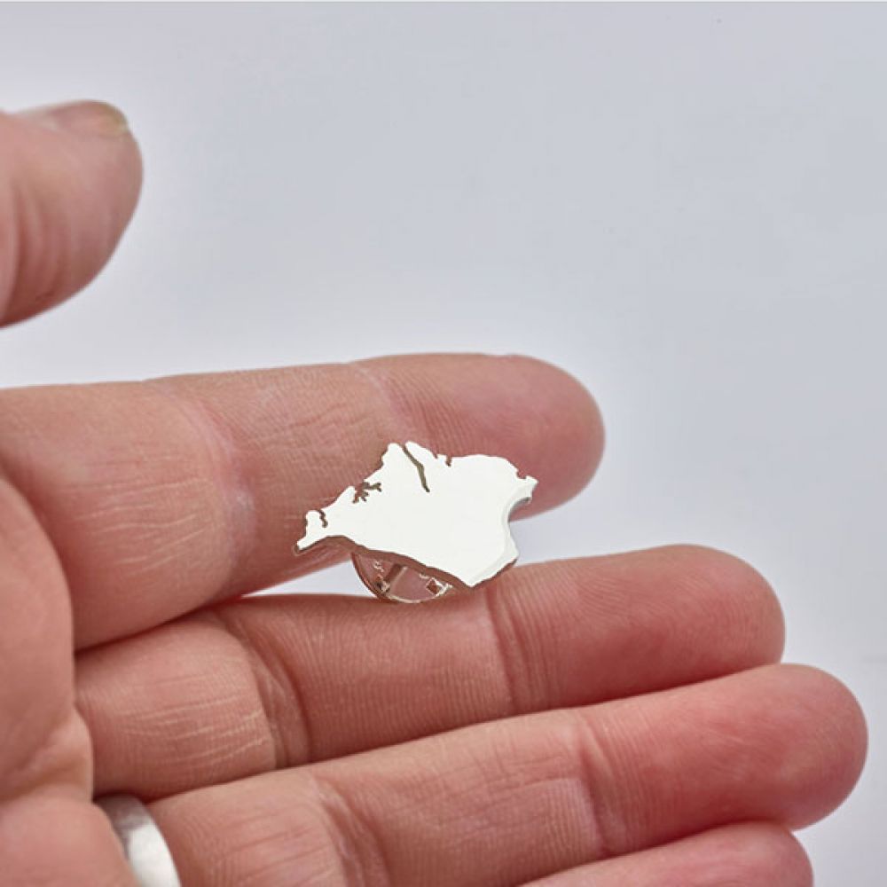 Isle of Wight Lapel Tie Pin Badge in Hand