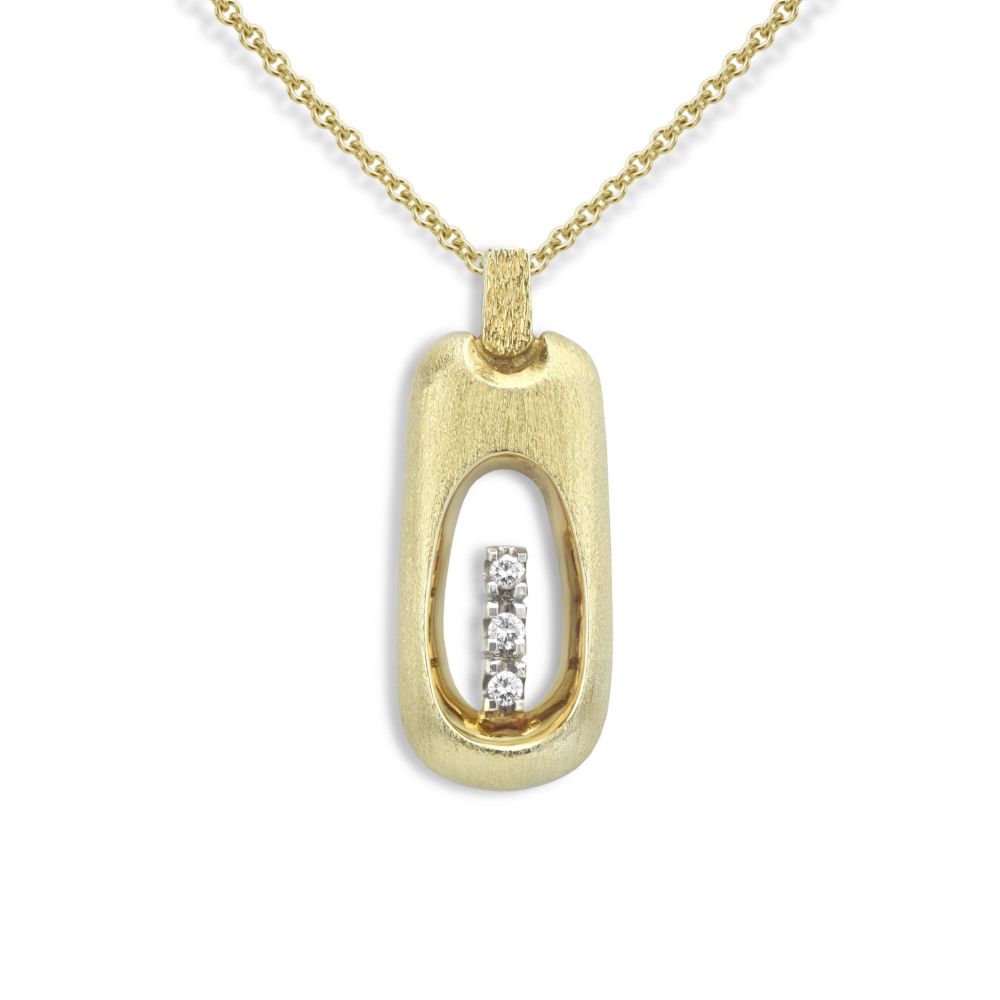 Pre-loved 3 stone diamond pendant in yellow gold