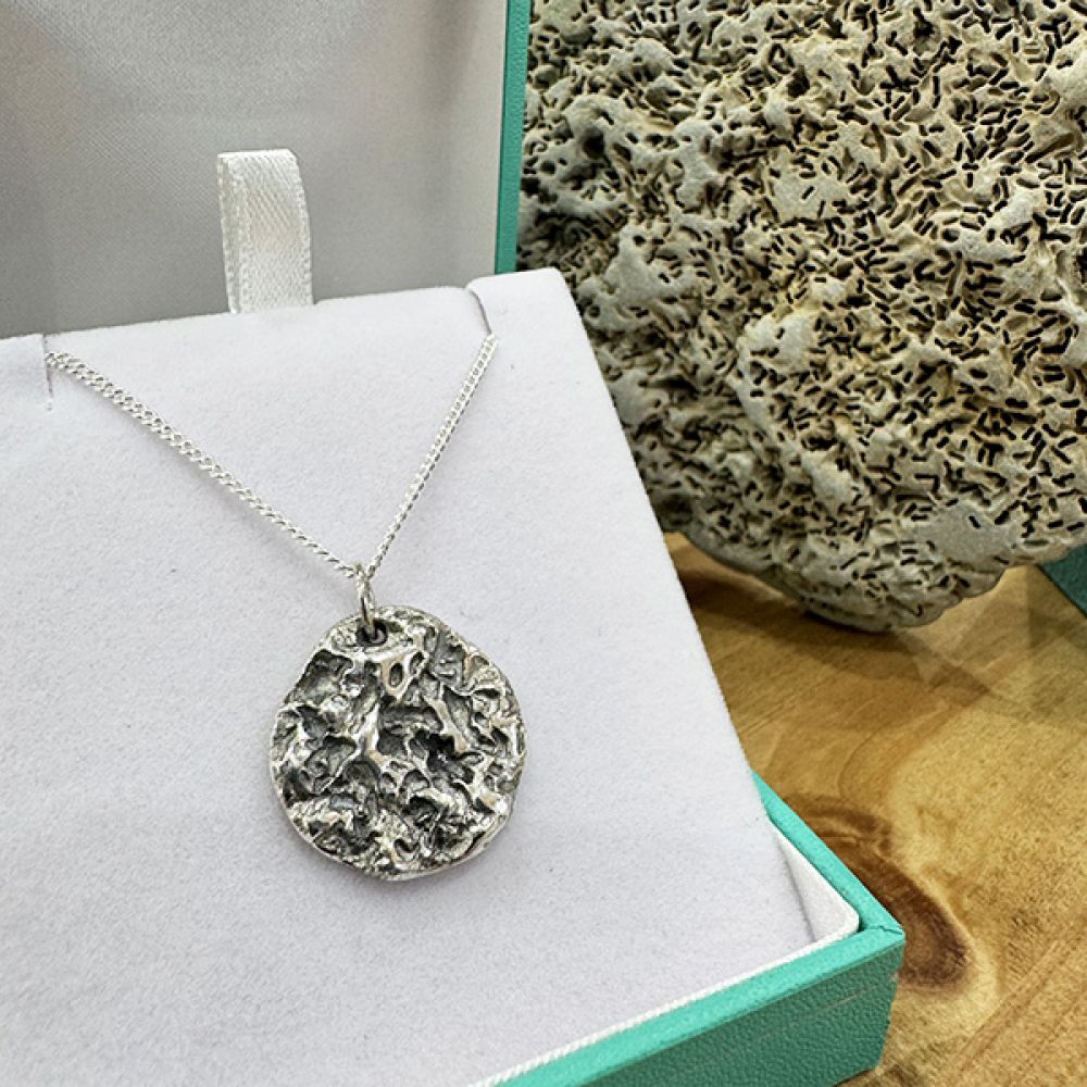 Presentation box and marine rock with beach rock pendant