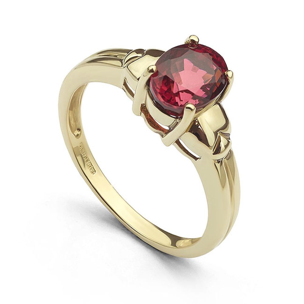 Pre-Loved Burgundy Tourmaline Ring in 9ct Yellow Gold