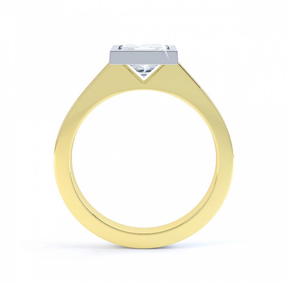 Moderne Princess cut solitaire diamond engagement ring side view yellow gold