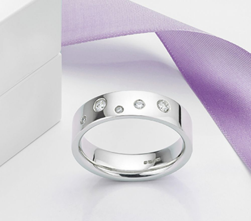 Ready-made wedding rings from the Serendipity Diamonds showroom