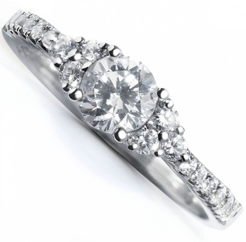 Diamond Engagement Ring with Diamond Shoulders Diamond Engagement Ring with Diamond Shoulders