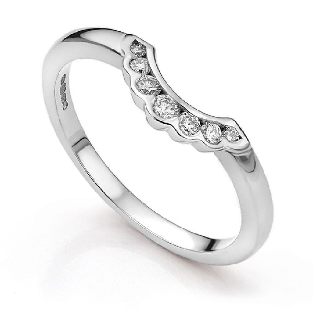 Scallop shaped wedding ring in white gold